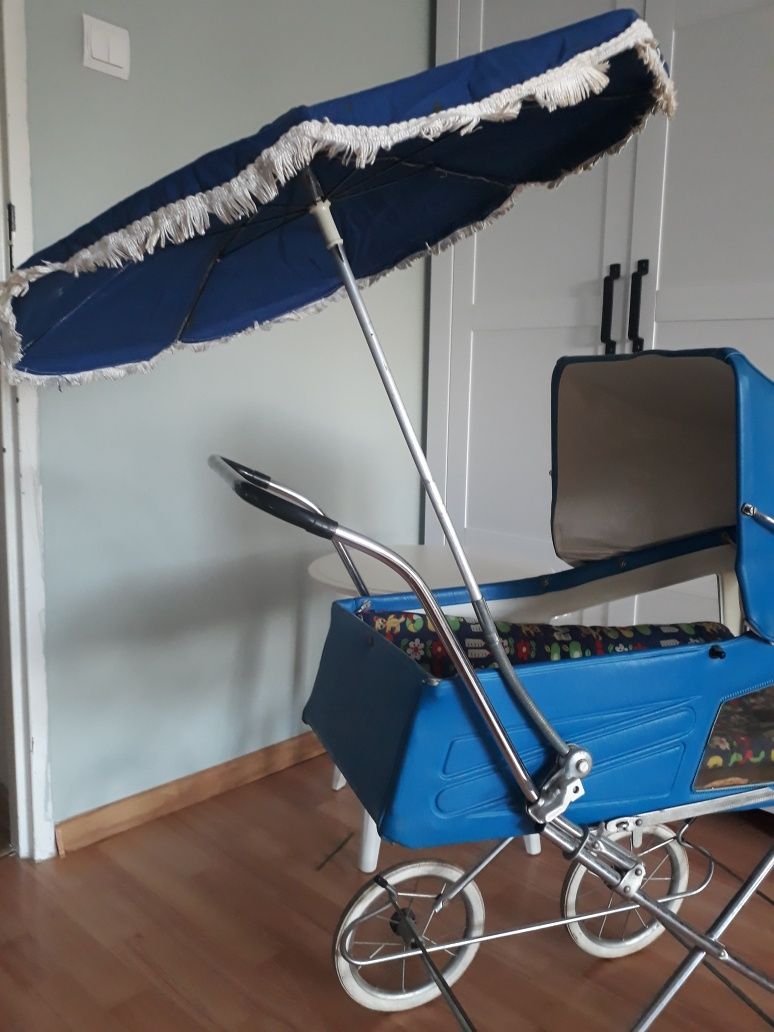 Stary wózek dla lalek lata 70 te VINTAGE.Stan dobry.Parasolka gratis