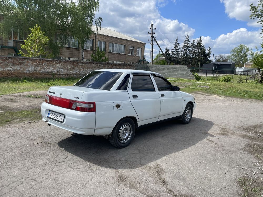 лада 2110 в гарному стані. Газ