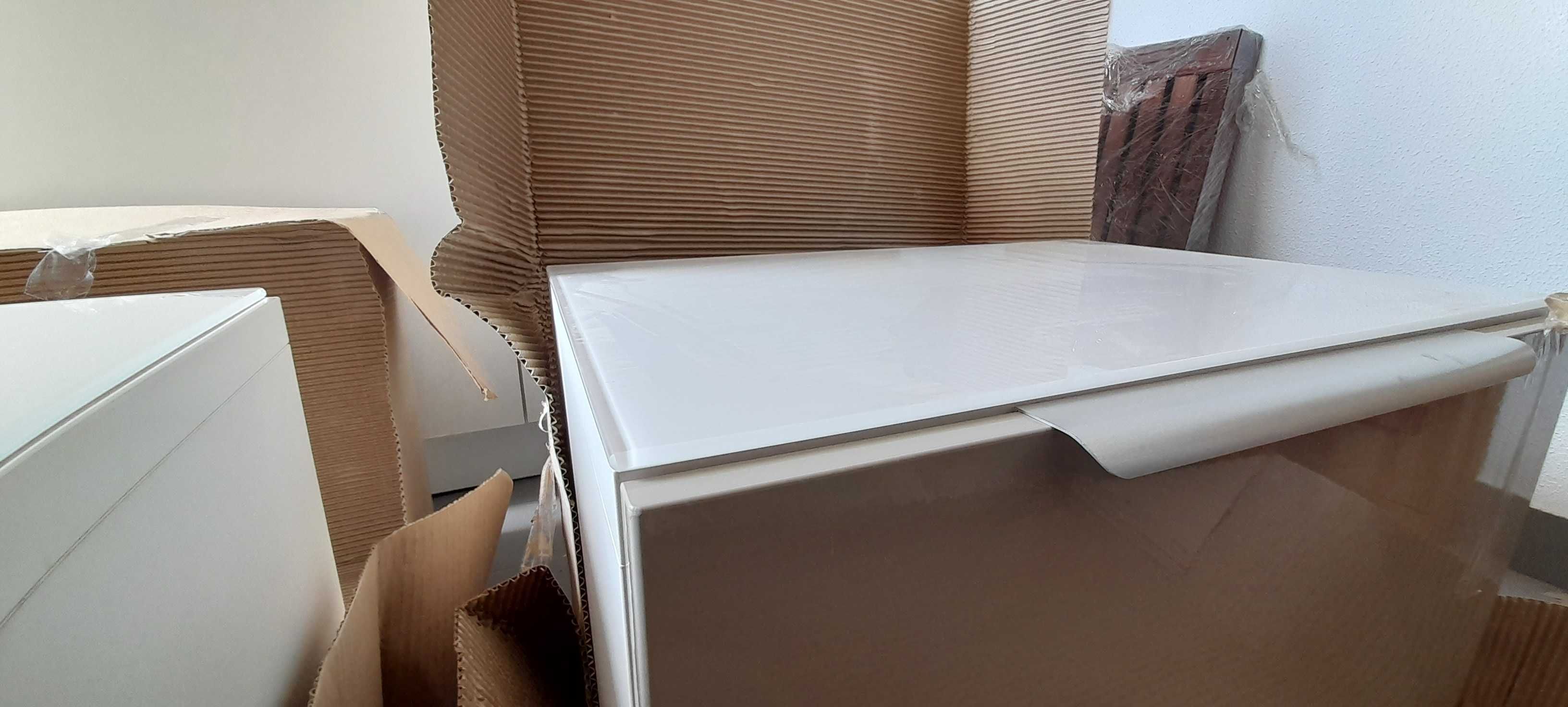 2 Módulos da gama Besta do Ikea
