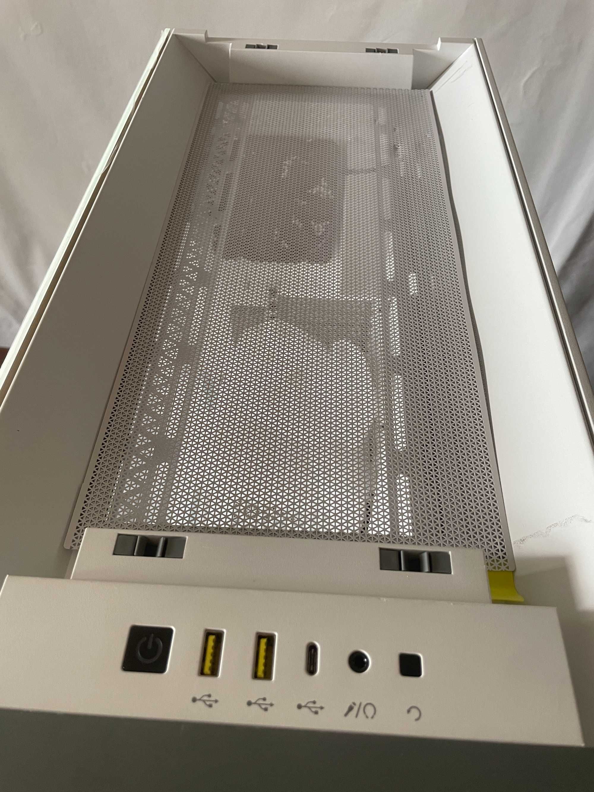 Корпус для пк Corsair 5000D Tempered Glass