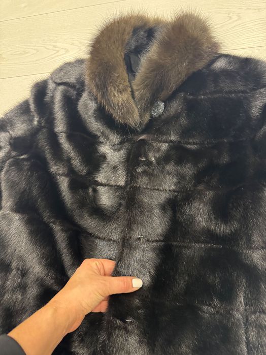 Коротенька норкова шубка