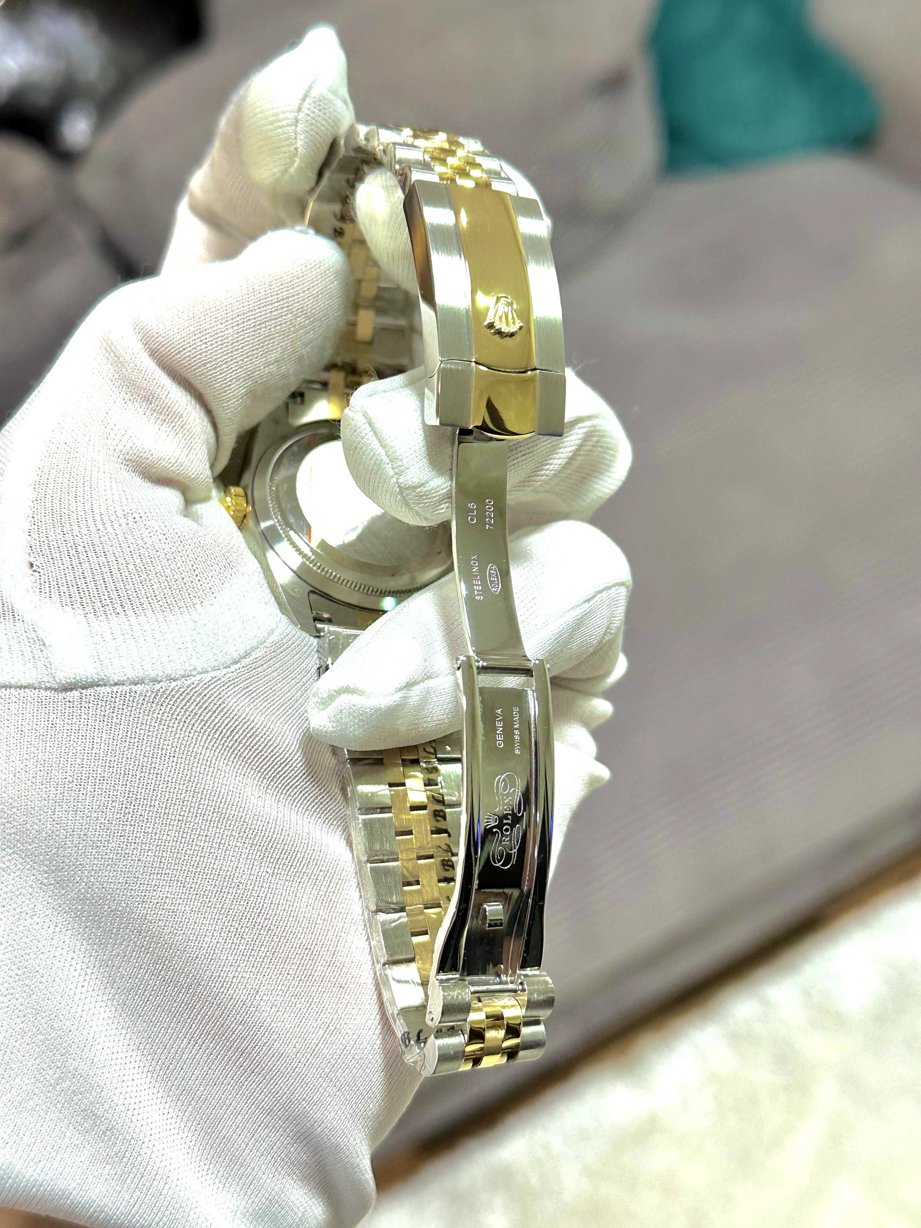 Rolex Datejust 41mm золотий циферблат