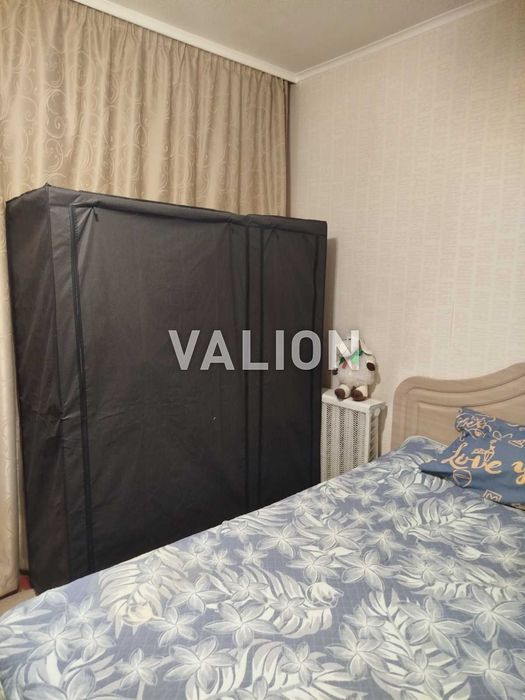 Продам 3-кімнатну квартиру біля метро *Академмістечко*