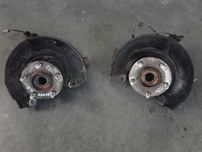 Кулак поворотний ступиця передня Mitsubishi Grandis 2.4 04-11р.