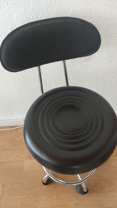 Banqueta  nunca usada , apenas montada