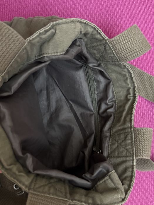 Мʼякенька сумка на плече кольору хакі