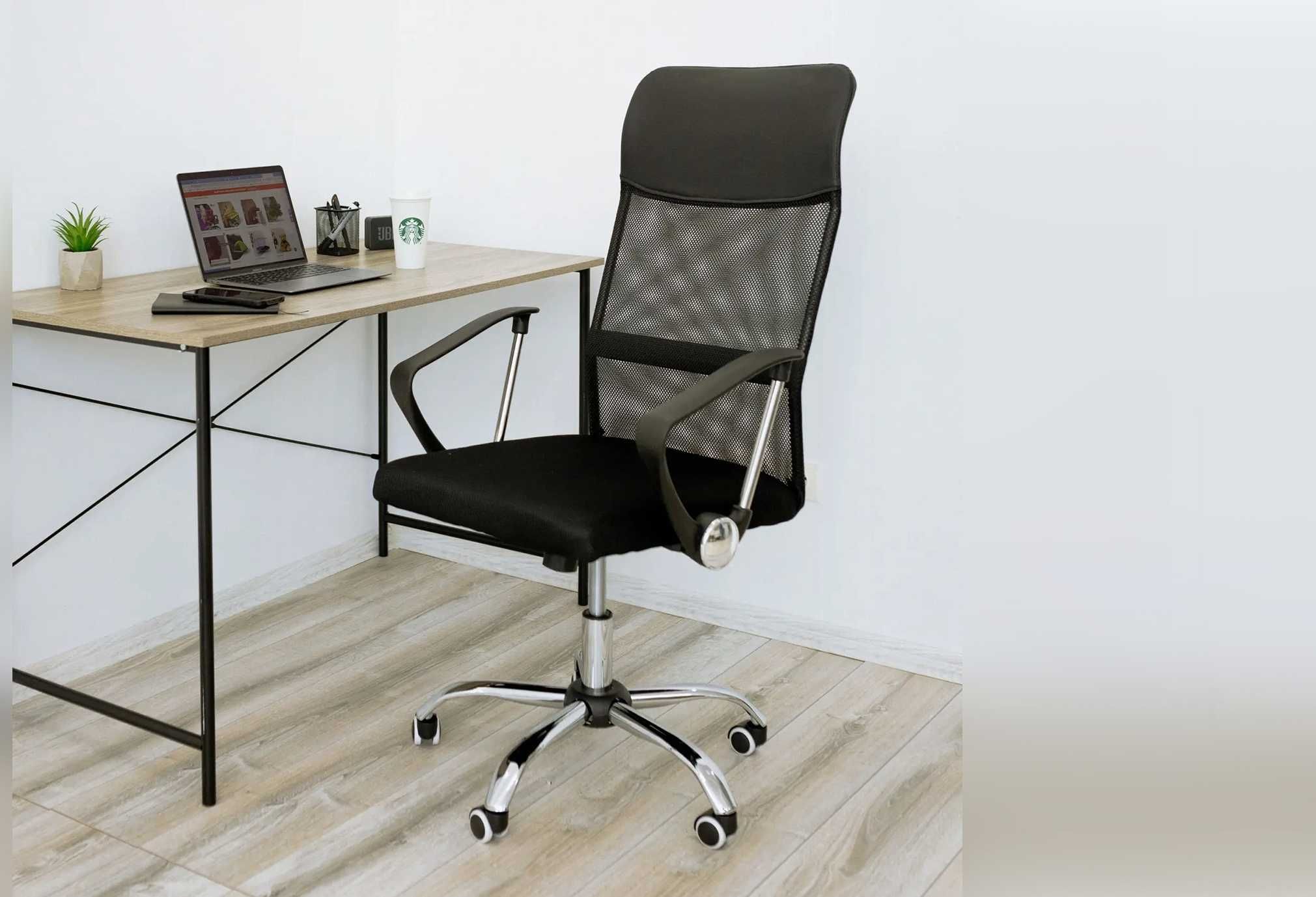 Черное кресло для офиса компьютерное Eurotop на колесах стул офисный