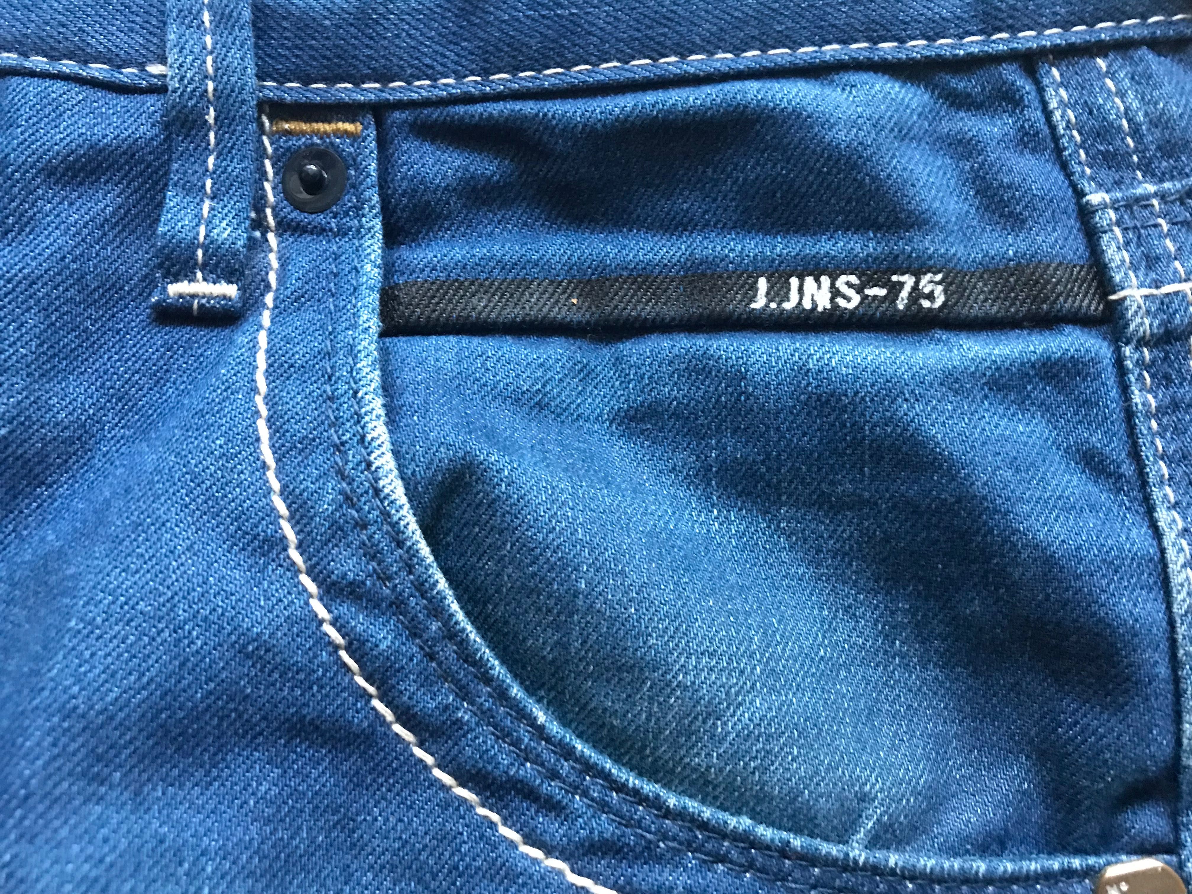 Spodnie marki Jack&Jones - 31x34