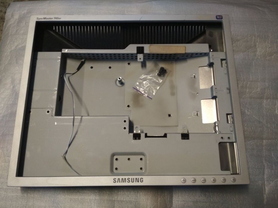 Монитор Samsung 740BF--разборка