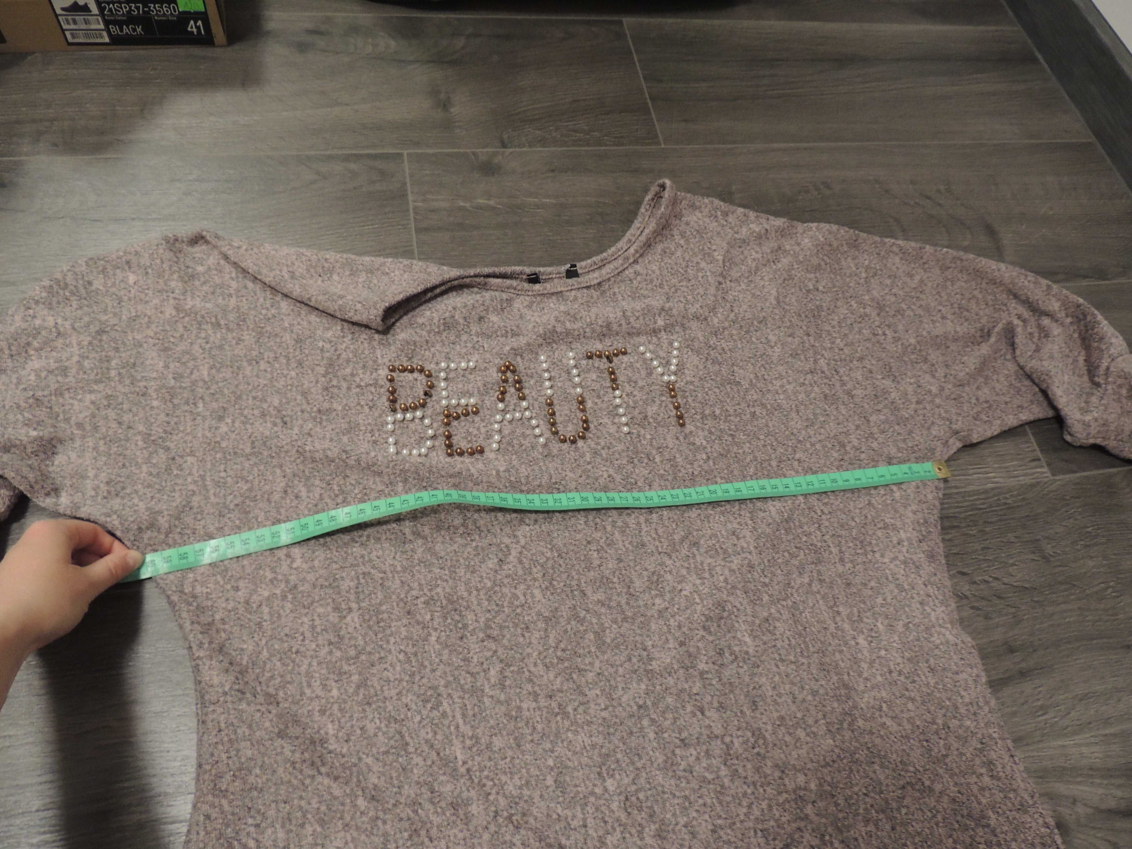 szara pudrowa bluzka sweter z napisem z perełek M/L/XL