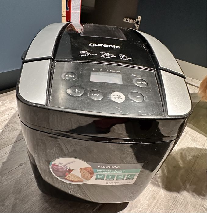 Продам Хлебопечь Gorenje BM1210BK