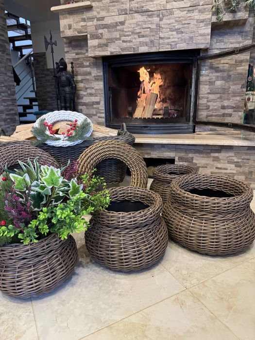 Дровниця,кашпо.вироби з якісного штучного ротангу.