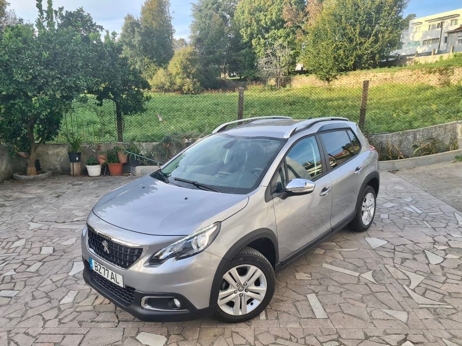 Peugeot 2008 1.2 PureTech Signature