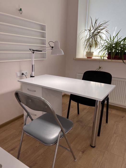 аренда для мастера маникюра в студии закрытого типа