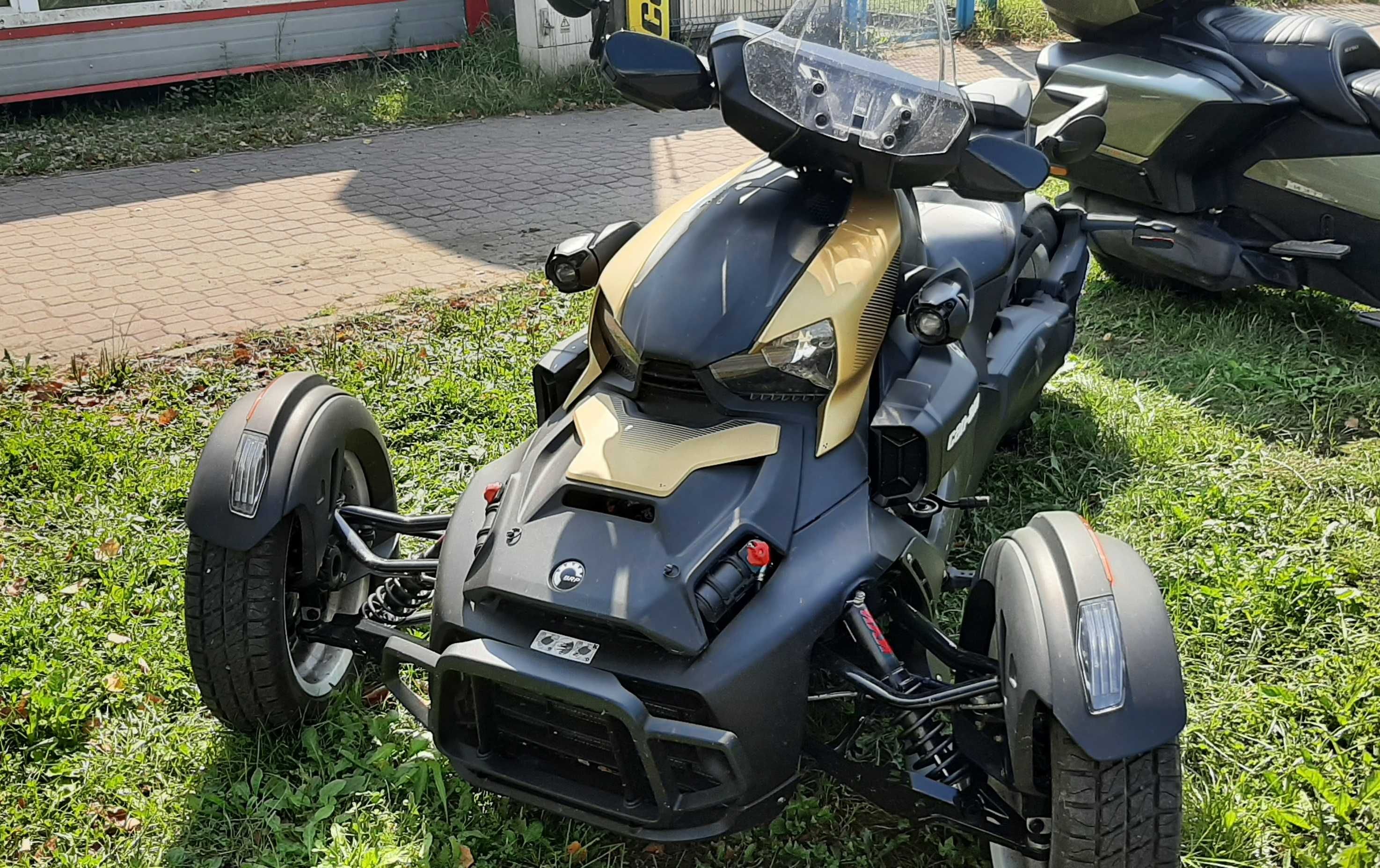 Wynajem Wypożyczalnia Motocykli Trójkołowych Ryker / Spyder / Can-Am