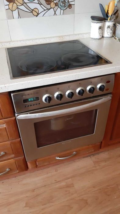 Електроплита кухонна Ardo, варочна поверхня з духовкою, вживане