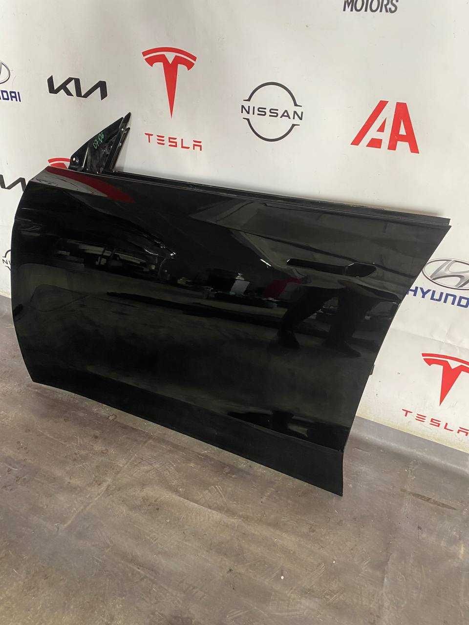 Двері передні ліві Tesla Model Y 2020-2025 1493537-00-D