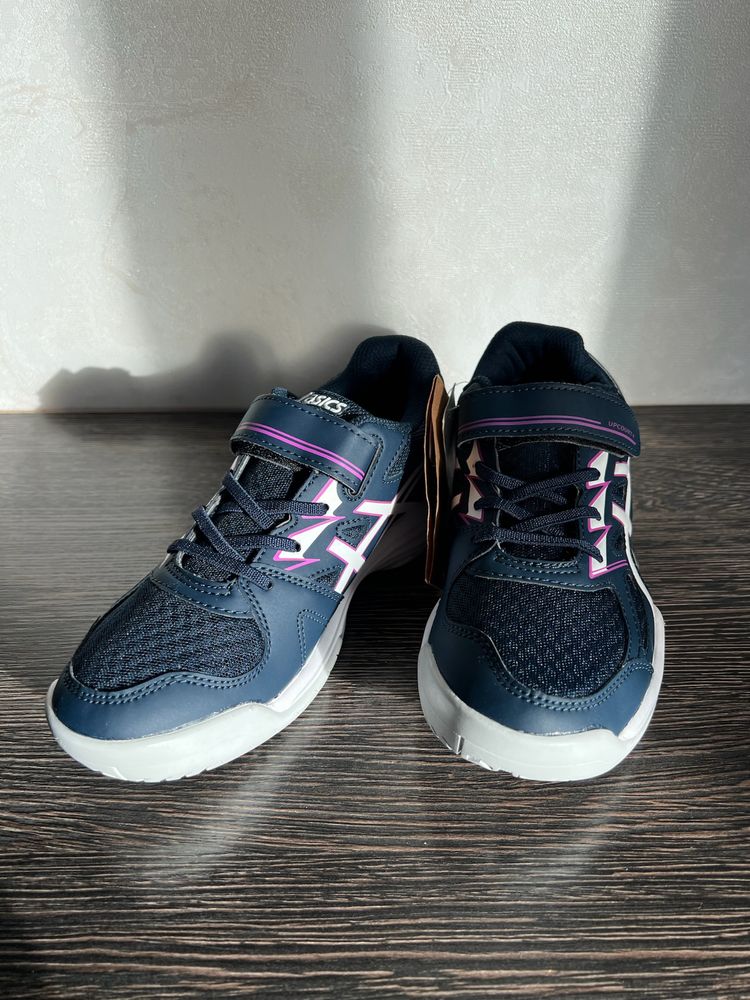 Нові дитячі кросівки ASICS 35