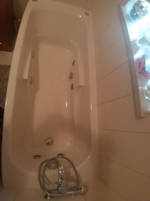 Banheira de hidromassagem sanindusa