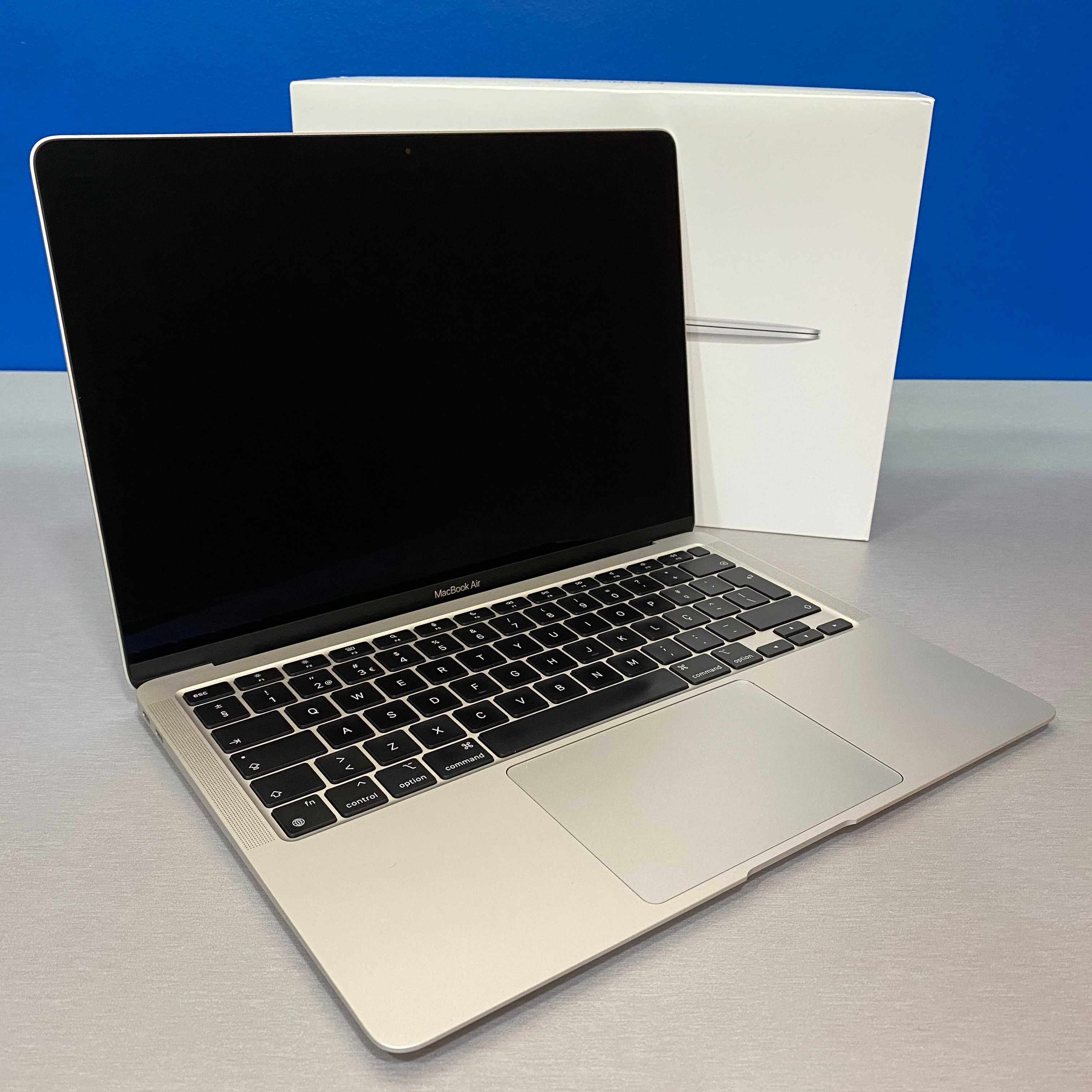 Apple MacBook Air 13" (2020) - M1 8-Cores/16GB/256GB SSD