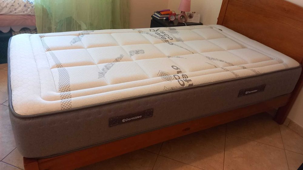 Colchão Viscografeno com pouco uso 100 x 200