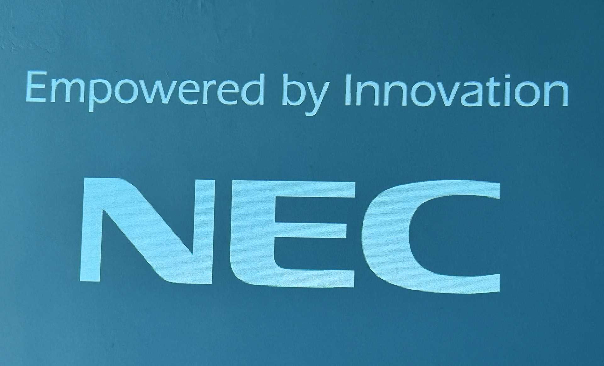 Projektor DLP NEC NP115 Biały