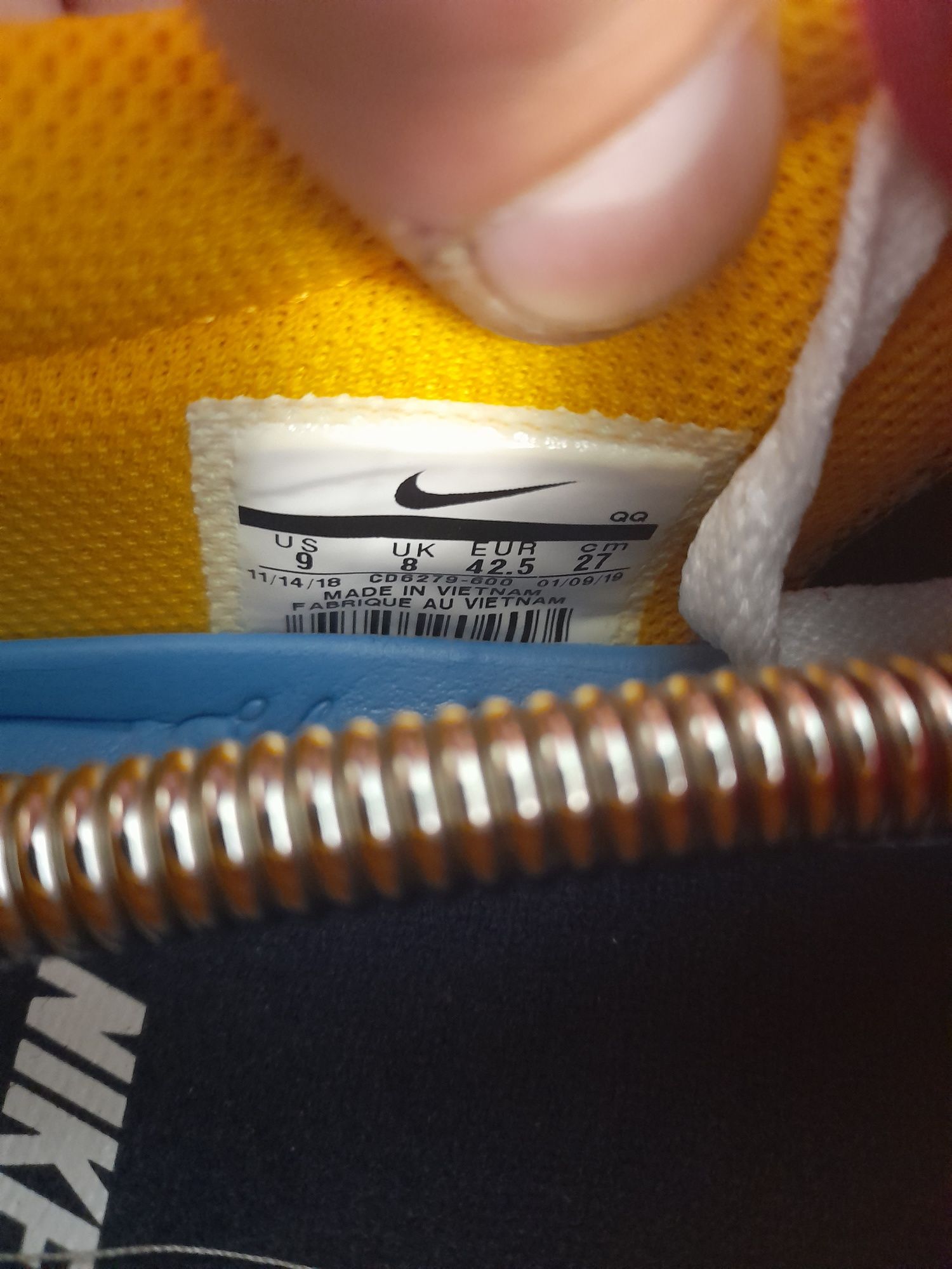 Кросівки фірми..Nike. розмір 42.5 довжина устілки 27 см