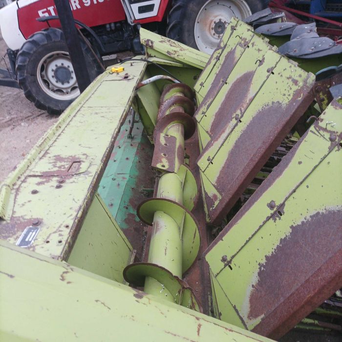 Przystawka heder do kukurydzy class dominator