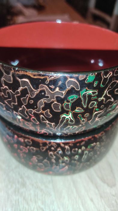 Conjunto de taças japonesas e pauzinhos