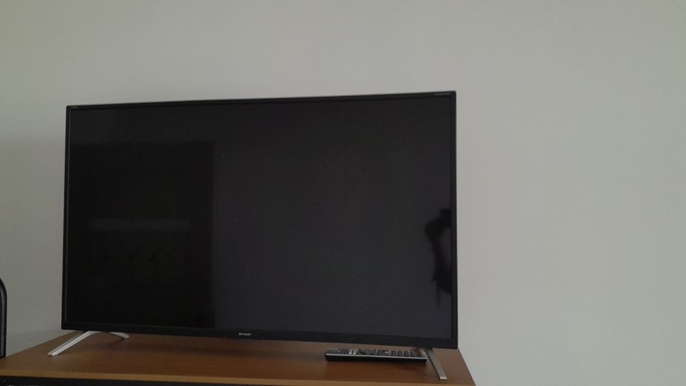 Telewizor sharp smart tv. 42 całe