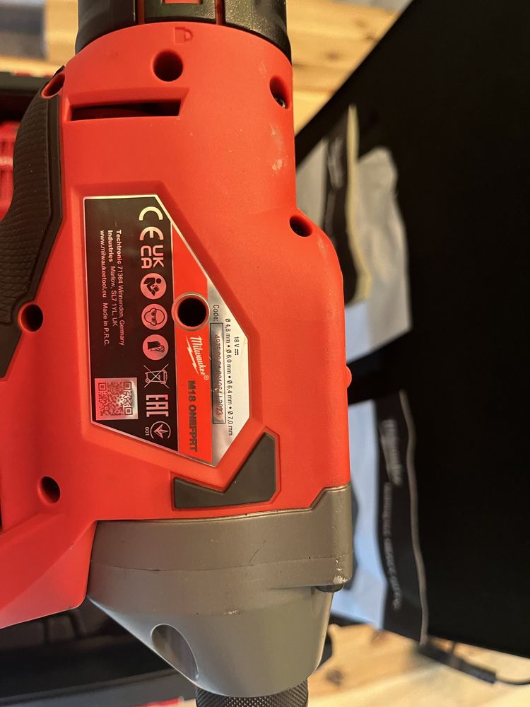 Milwaukee M18ONEFPRT-202X LED 18V 2 x 2.0Ah Li-Ion