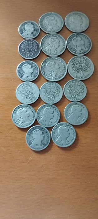 moedas de 50 centavos e de 1 centavo