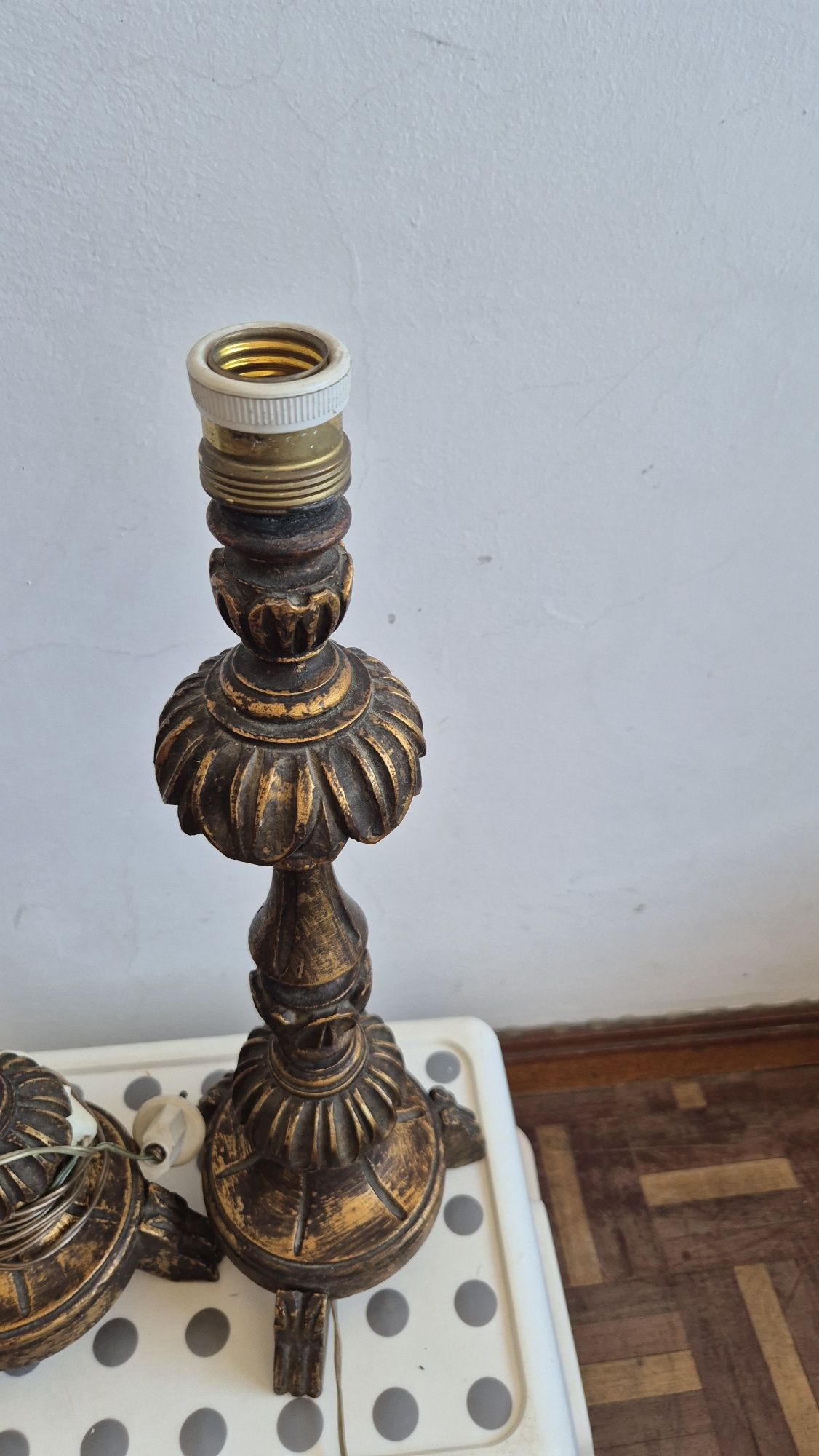 Candeeiros antigos dourados para restauro