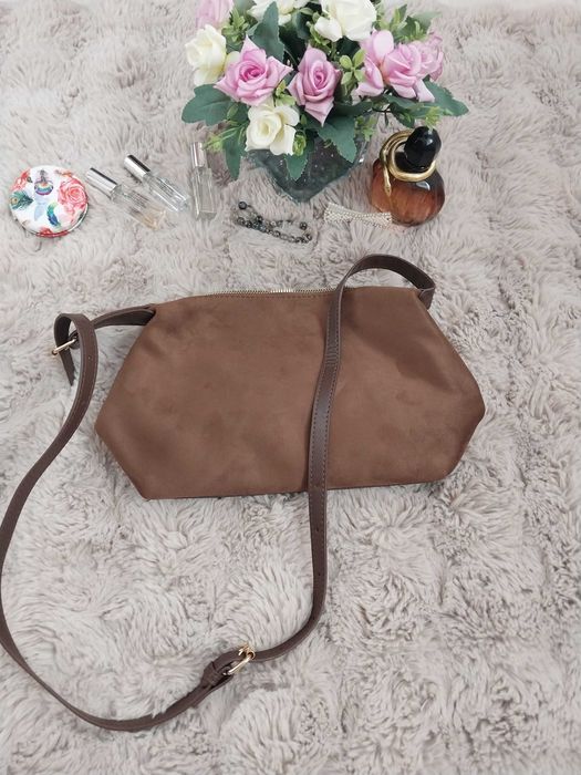 Сумка у трендовому шоколадному кольорі