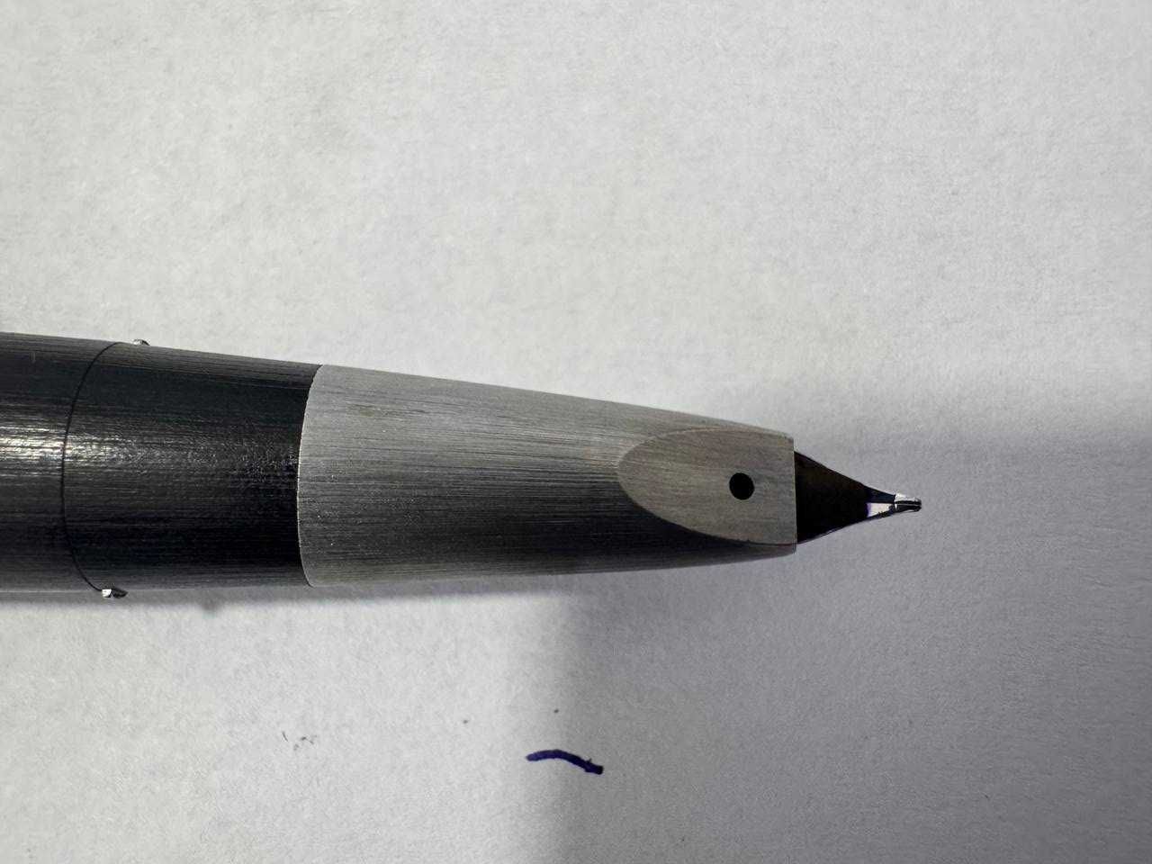 Перова ручка Lamy 2000 F