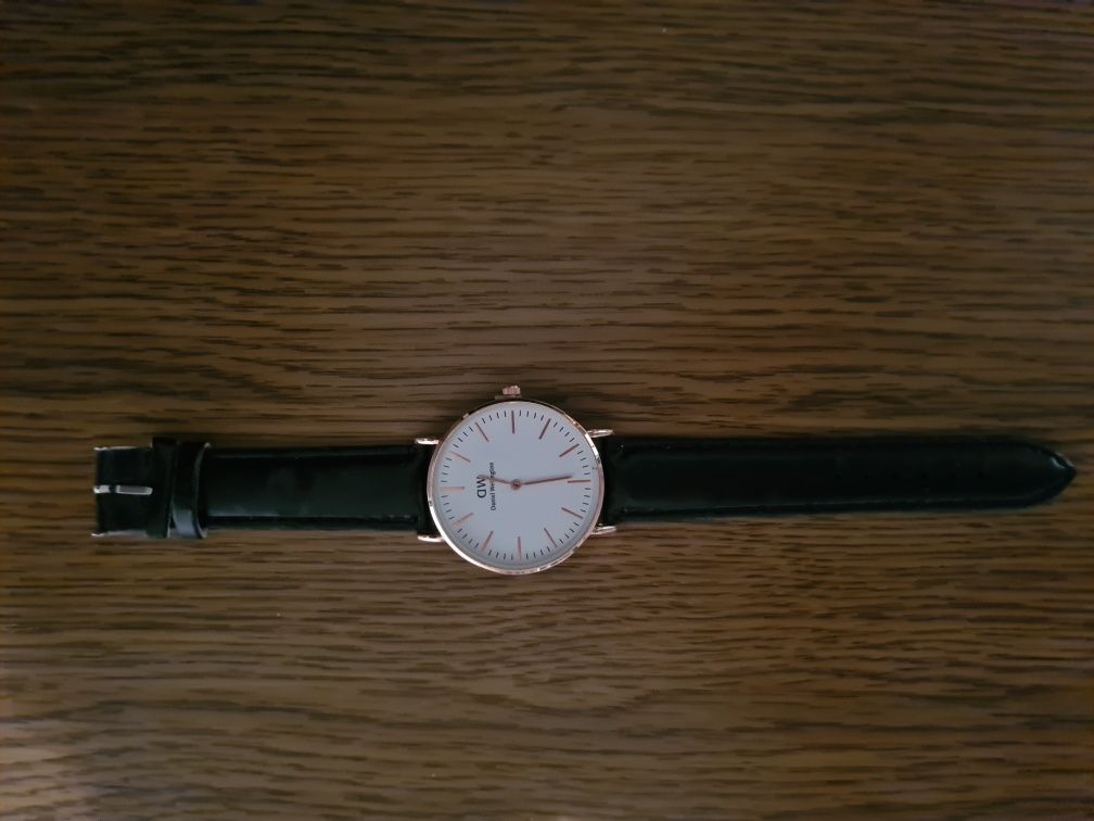 Стильные наручные часы Daniel Wellington