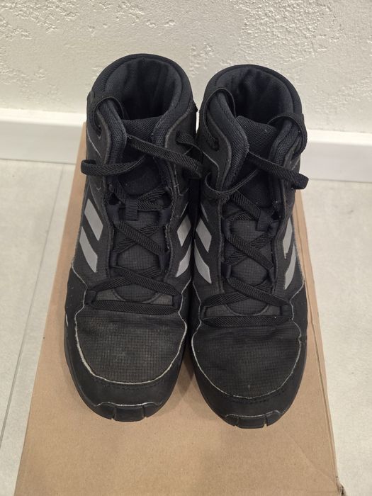 Зимове взуття кросівки Adidas terrex 38р 39р