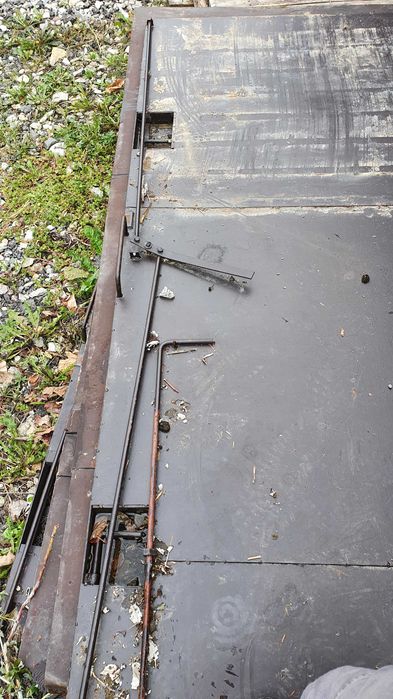 Brama garażowa dwuskrzydłowa  (stalowa,ocieplana)