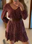 Bordowa zwiewna sukienka mini boho w kwiatki z dekoltem V Pull&Bear S