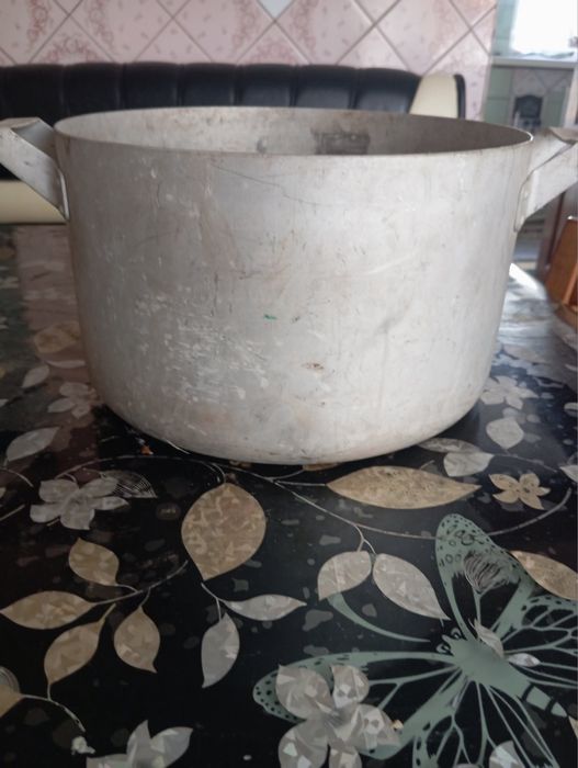 Казан,баняк,кастрюлі