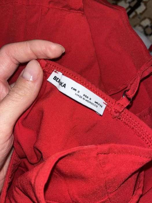 Червоне плаття