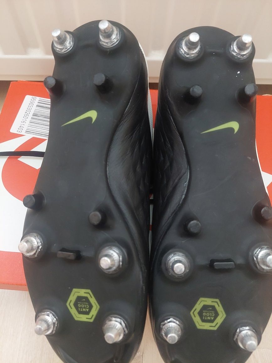 Korki  Nike Tiempo roz 40
