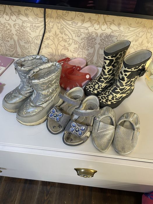 Пакет речей та взуття для дівчинки 4-5 років