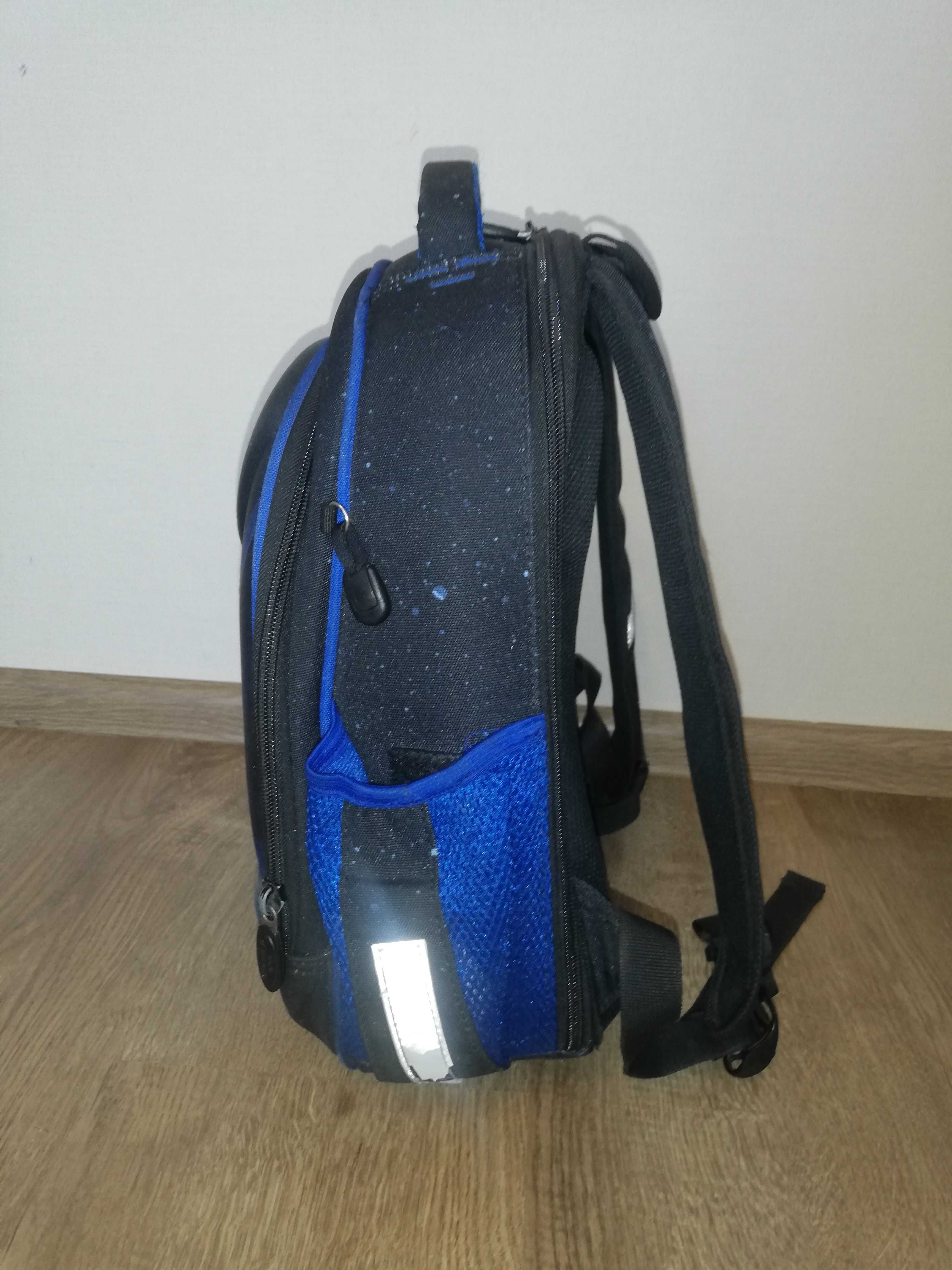 Шкільний рюкзак (є синій та чорний)