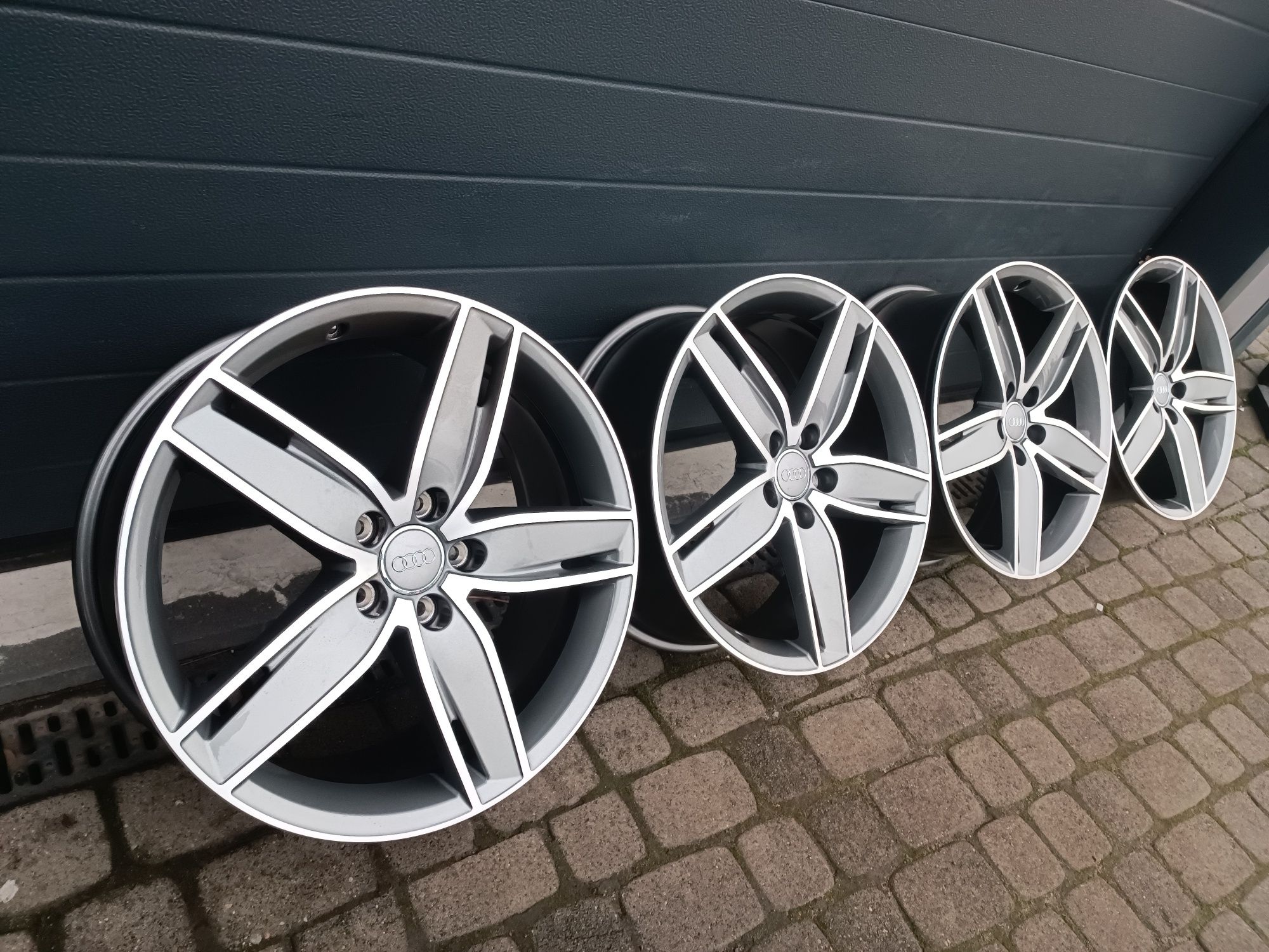 Felgi aluminiowe 5x112 Audi R19 Audi A3