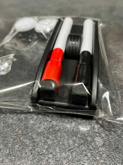 Zestaw akcesoriów do tablicy magnetycznej – 1 komplet (NOWY)