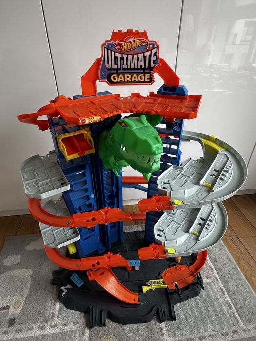 Hot Wheels Mega Garaż Atak Dinozaura T-Rex