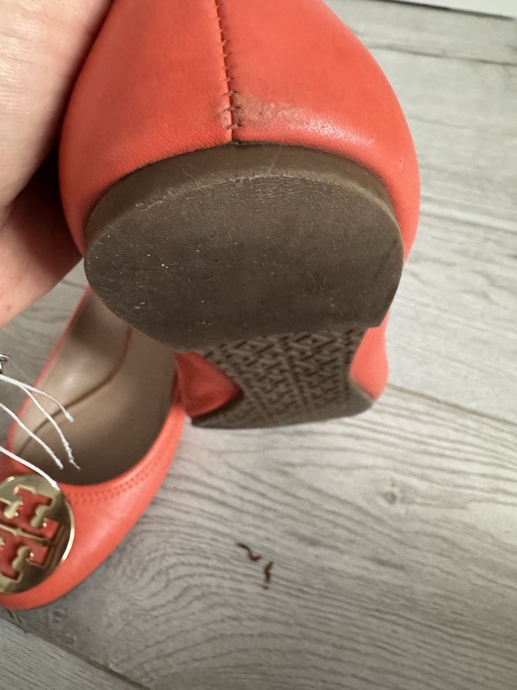 Balerinki tory burch mokasyny logo slip on skorzane