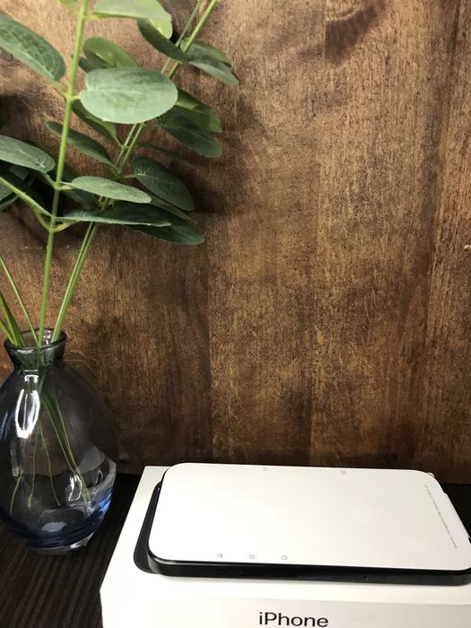 NEW Apple iPhone 16 pro Black Titanium 256gb Neverlock