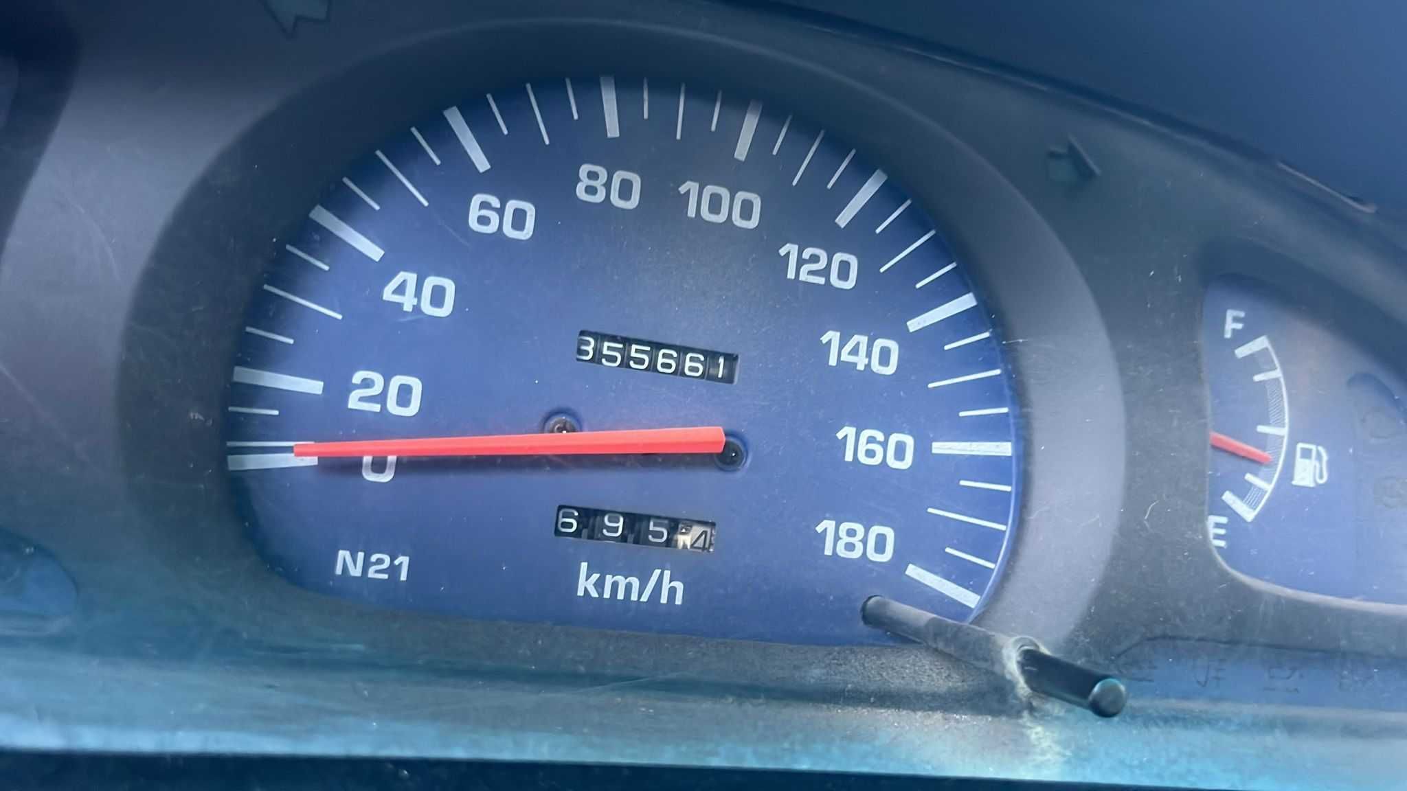 Toyota Hilux 2.4D, de 02/1999.